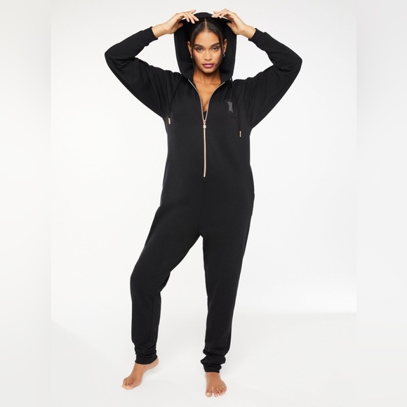 SAVAGE X FENTY FOREVER SAVAGE HOODED
ONESIE SIZE 4-6 - Picture 2 of 9